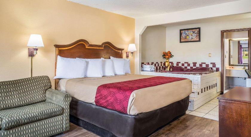 Econo Lodge  Inn & Suites