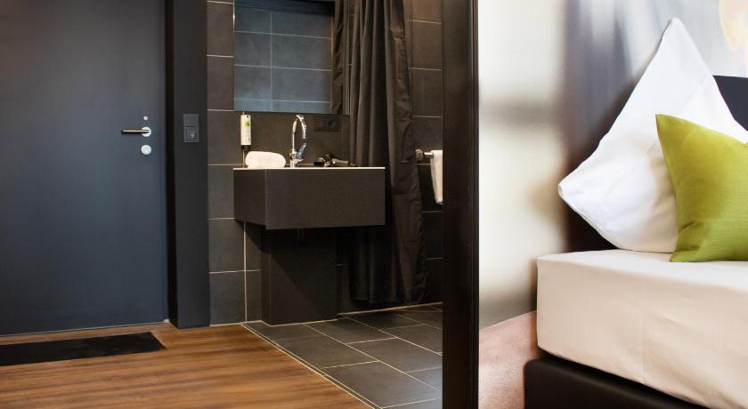 NHI Hotel by WMM Hotels photo