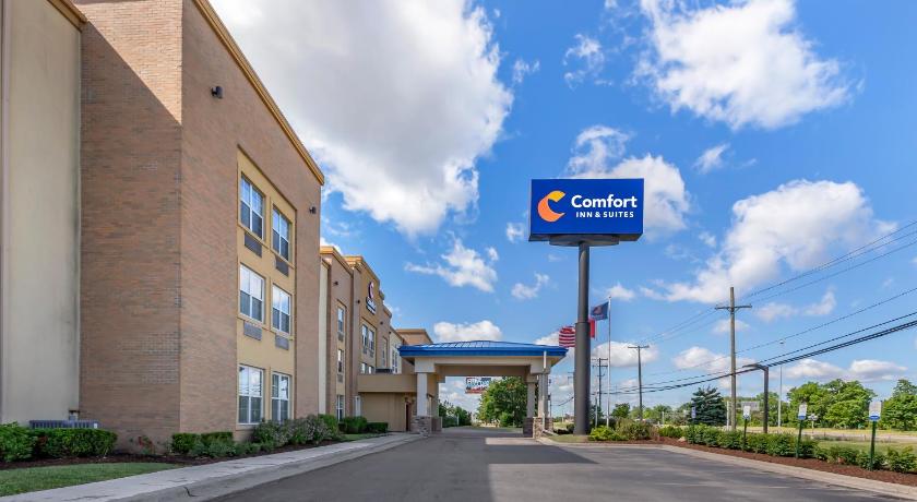 Comfort Inn & Suites Allen Park - Dearborn