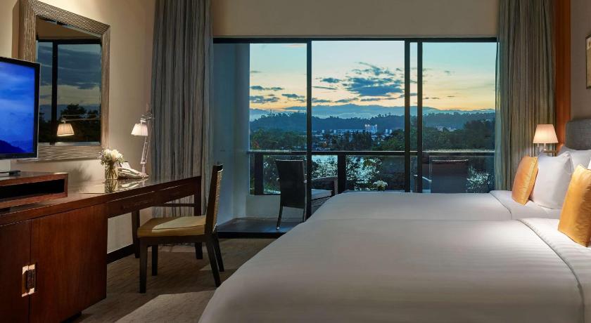 Imagen de Habitación Kinabalu con cama extragrande y vistas a la montaña (Kinabalu King Room with Mountain View) 1
