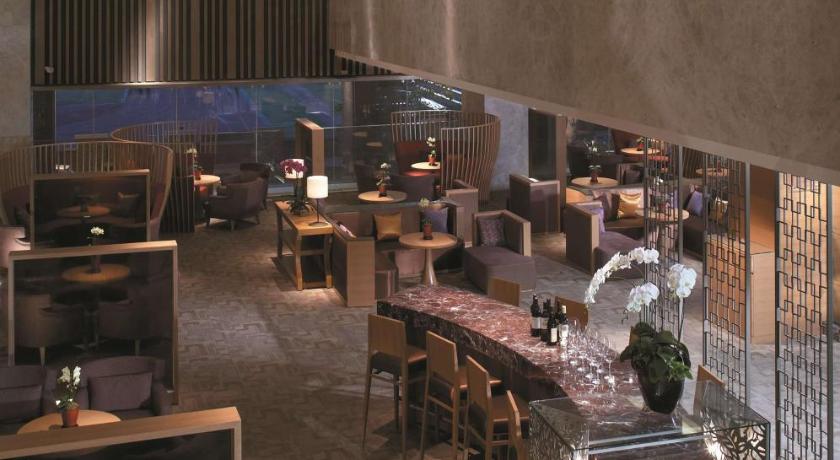 Bar/lounge