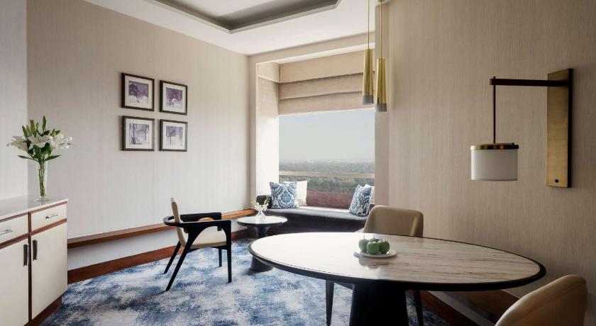 Image of Executive Suite - 10% discount on Food & Soft Beverages & Laundry - Evening cocktails and canapés at the Horizon Club Lounge from 6pm – 8pm 4