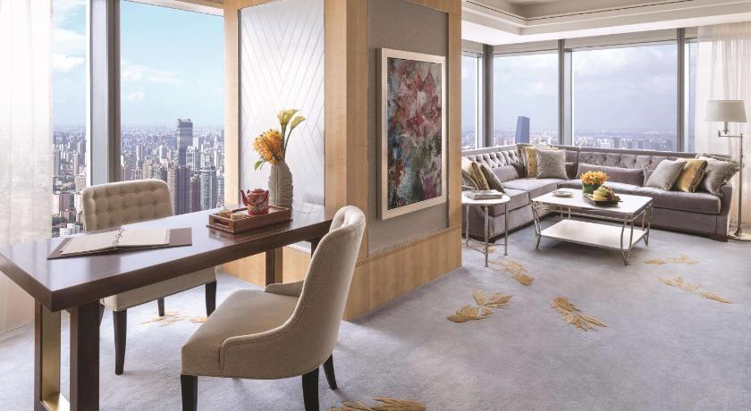 Image of Executive Suite 1