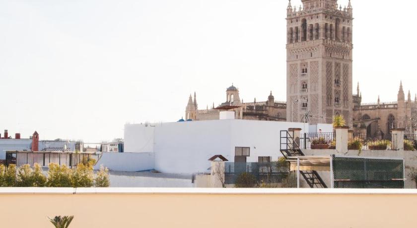 Sevilla Q&Q Cathedral Suites 4-Star Hotel view