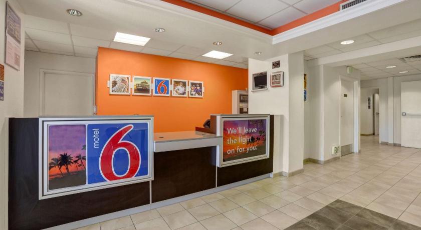 Motel 6 Lemoore