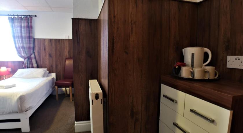 Image of Triple Room with Shower 2