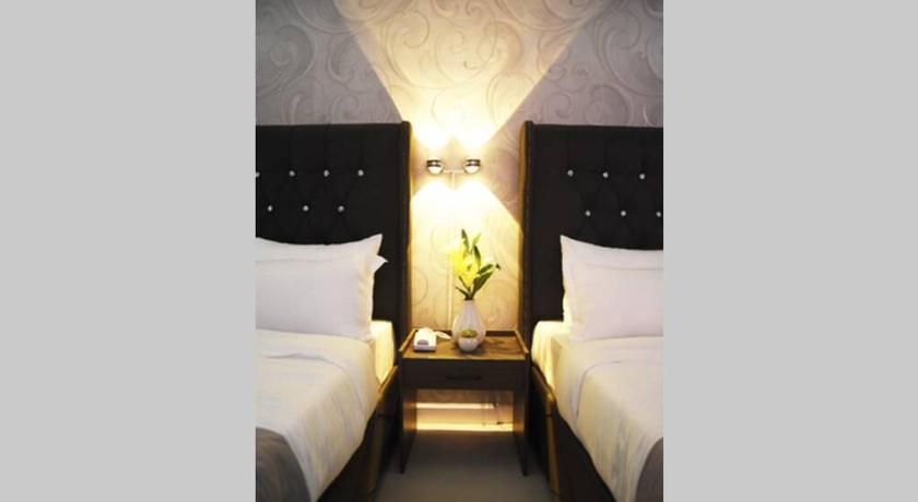 grace residence photo