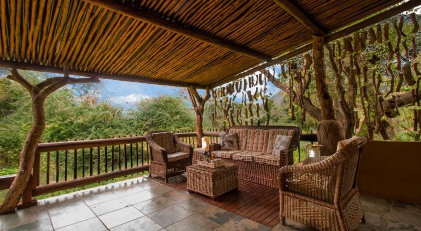 Adventure Bush Villa photo