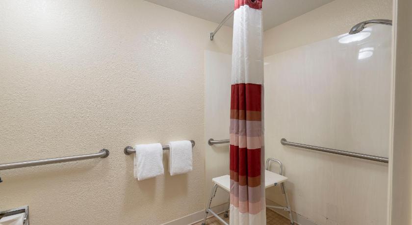 Red Roof Inn Detroit - Farmington Hills photo