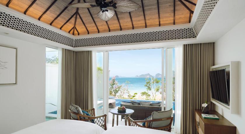 Image of Premium Ocean Pool Suite Twin 12