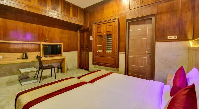 FabHotel Nestlay Rooms Airport