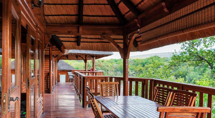 Valamanzi Lodge in Nyati Wilderness photo