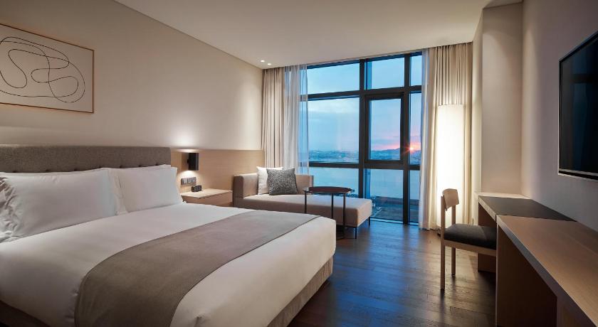 Image of Premier Deluxe Double Room 1