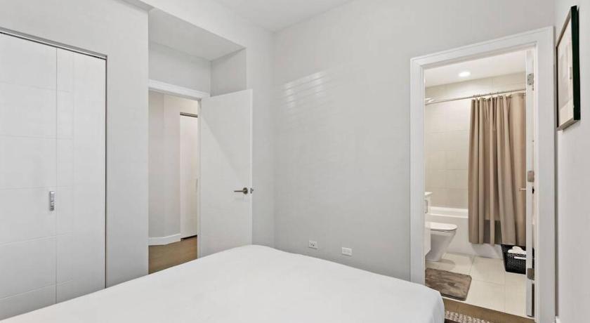 3BR Apartment Cozy Modern Living - Division 201W photo