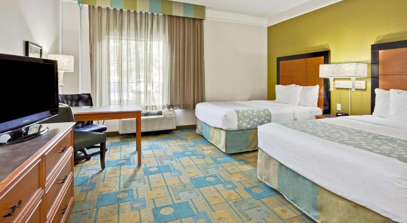 La Quinta Inn & Suites by Wyndham Ft. Lauderdale Airport