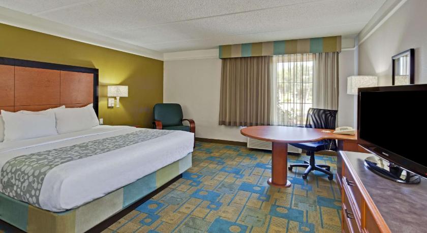 La Quinta Inn & Suites by Wyndham Ft. Lauderdale Airport