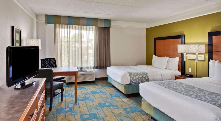 La Quinta Inn & Suites by Wyndham Ft. Lauderdale Airport