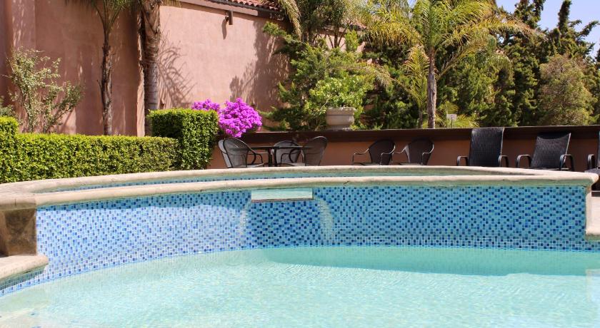 Estancia Inn photo