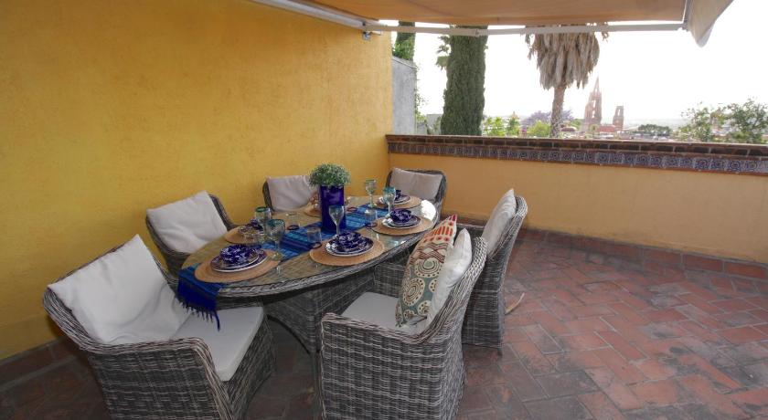 Casa Mia Suites photo