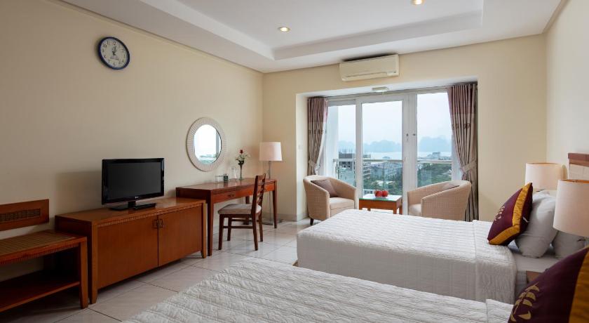 Tuan Chau Hotel photo