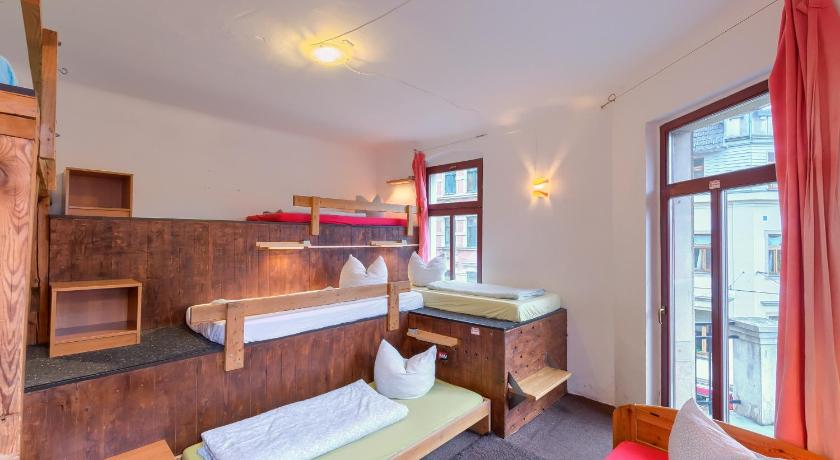 Image of Bed in 6-Bed Dormitory Room 6