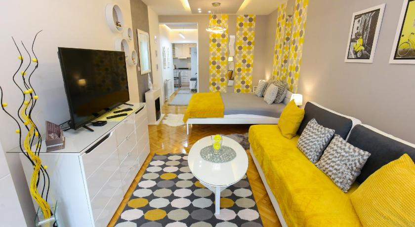 Welcome Center+free parking — Hotel in Subotica