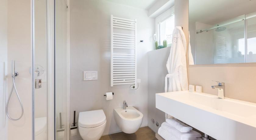 Image of Superior Queen Room with Spa Access 10