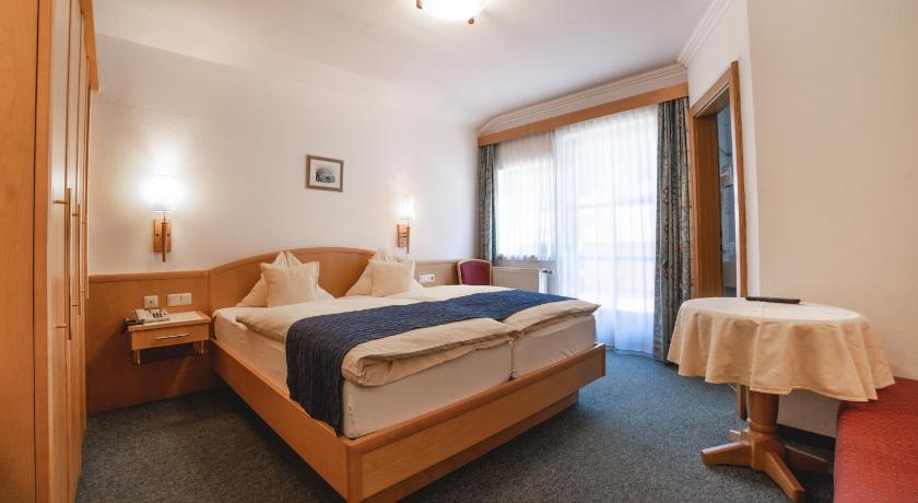 グロスタール Hotel Landhaus Neumayr 3つ星 ホテル スイート