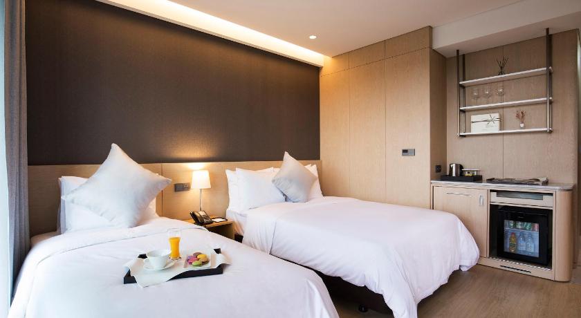 Image of Superior Twin Room - No Ocean View 1