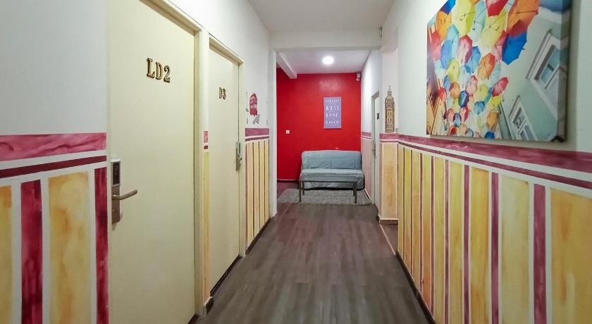 OYO HOME 90260 Natol Homestay London photo