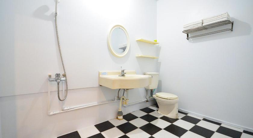 Image of Family Room 2