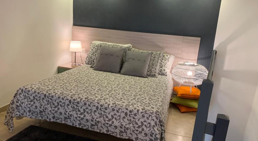 Image of Deluxe Double Room with Balcony 14