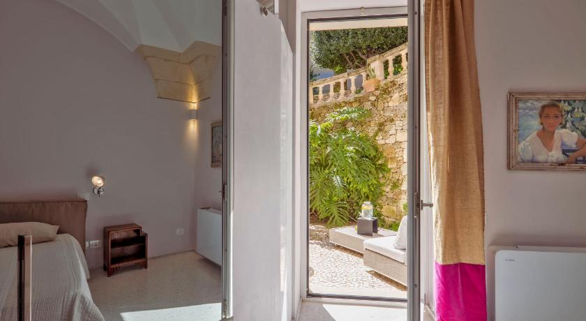 Image of Superior Double Garden View 7