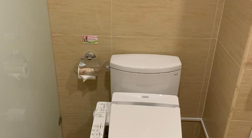 Image of Standard Triple Room (3 Adults) 8