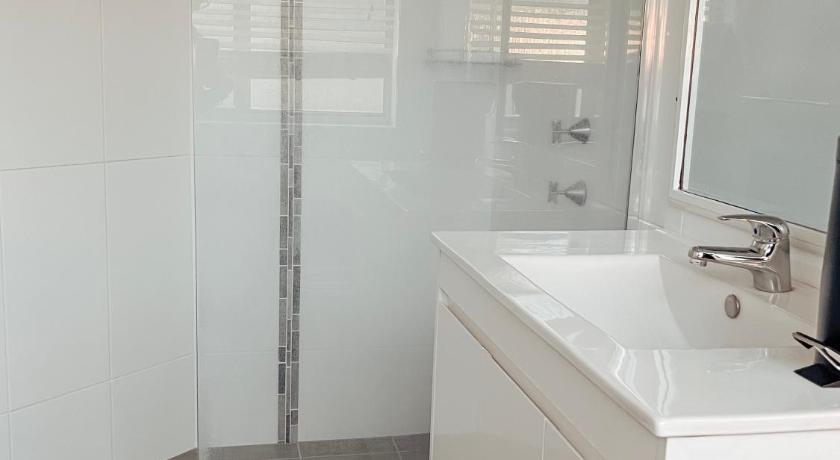 Carnarvon 3BR & 2BA Holiday House photo
