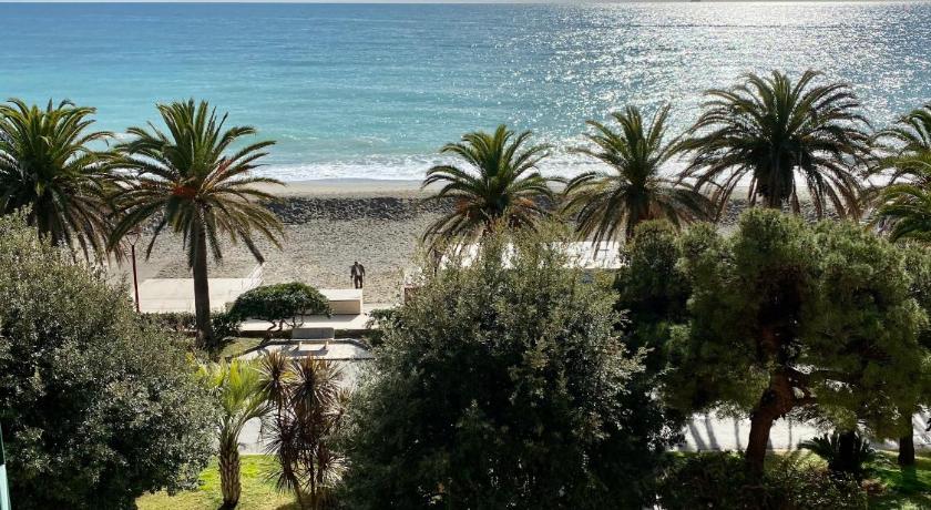hotel Alba Chiara — Hotel in Finale Ligure