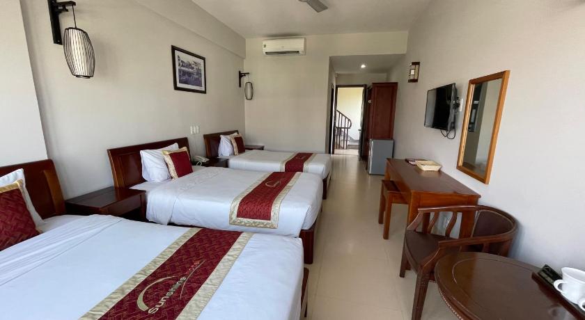 Image of Superior Triple Room 5