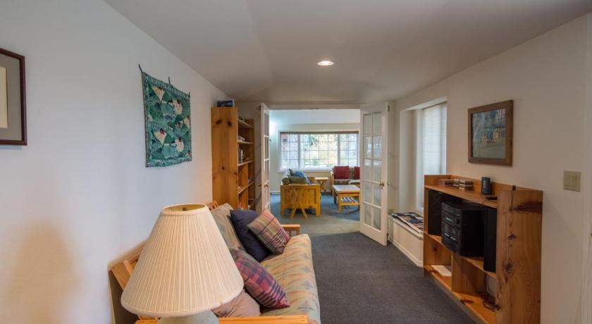 Pine Street Cottage photo