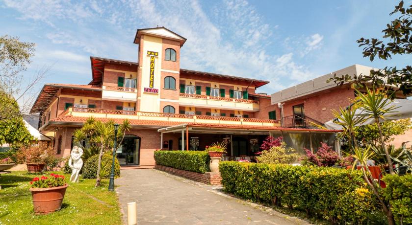 Hotel Zeno — Hotel in Montignoso