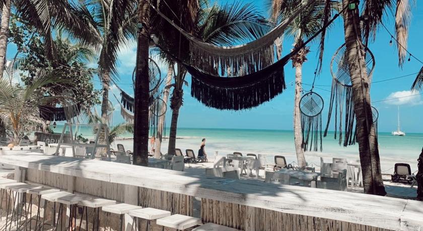 Holbox Dream Beachfront Hotel