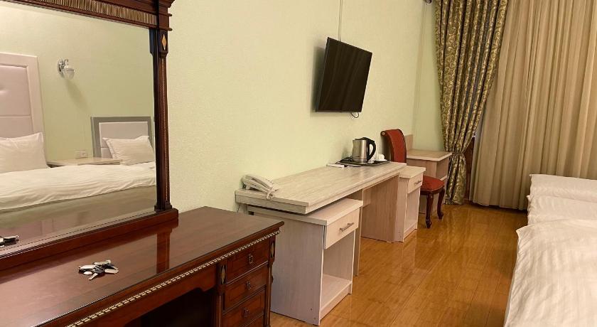 Image of Family Room with Private Bathroom 1