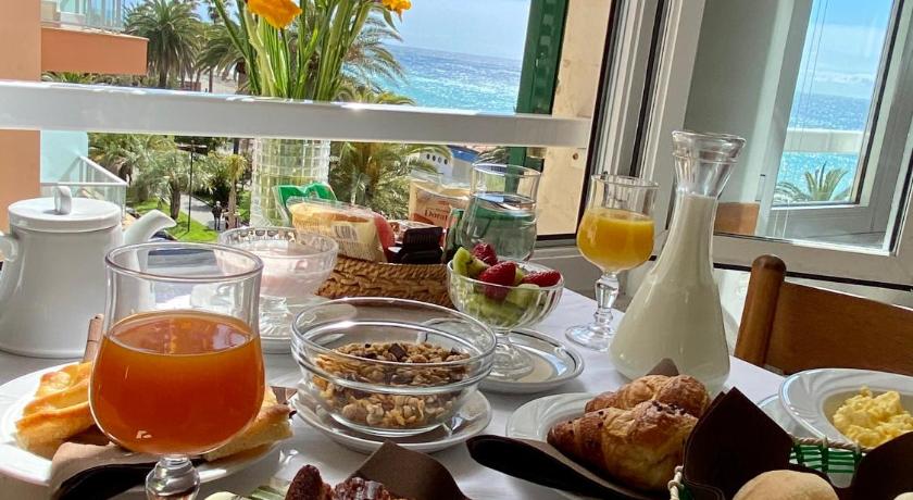 hotel Alba Chiara photo