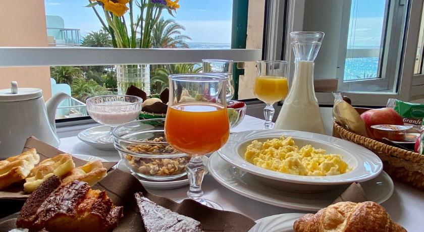 hotel Alba Chiara photo
