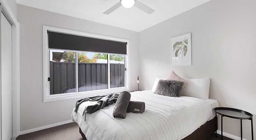 Milawa Vineyard Views - Guesthouse 2 photo