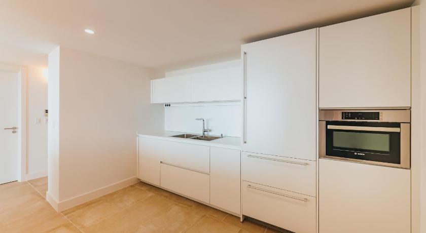 Image of Three-Bedroom Premium Suite with Island View 1
