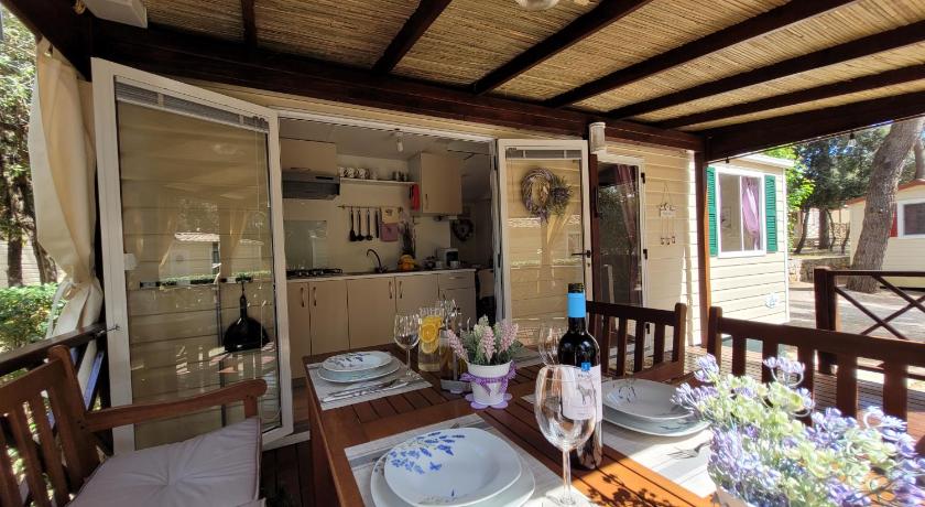 Mobile homes Soline — Hotel in Biograd na Moru