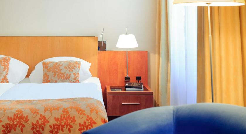 Image of Privilege Double with Sofa 17