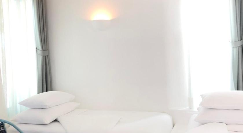 Image of Deluxe Twin Room with Terrace 3