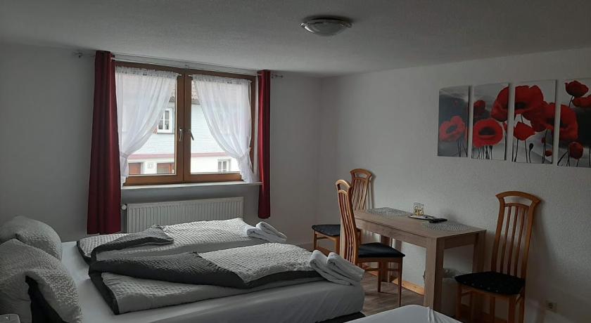 Gastehaus B &amp; B27 und Pension Waldhorn — Hotel in Rottweil