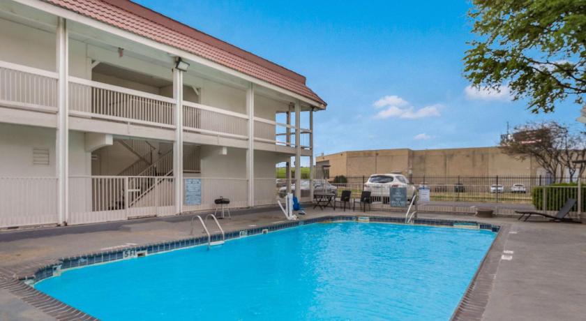 Motel 6-Dallas, TX - Market Center